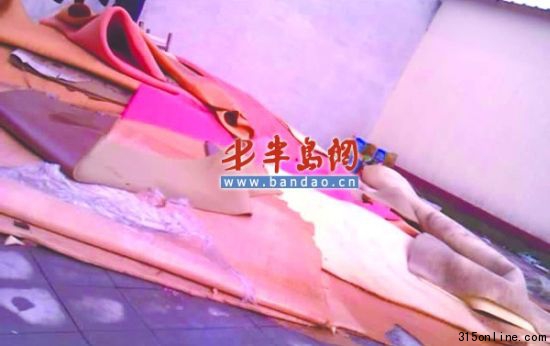 上萬塊的沙發中,裝的是黑心棉
