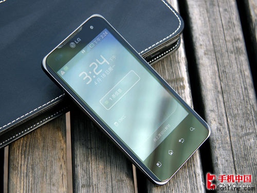 點(diǎn)圖查看下一頁 白色版iPhone4跌至3699元盤點(diǎn)近期降價(jià)智能機(jī)(6)