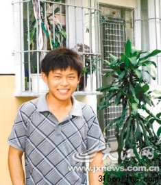 江西賣甘蔗打工者自學(xué)6年考上美國(guó)大學(xué)(圖)
