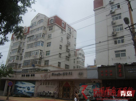 2000年投入使用的青島紫竹苑小區(qū)常年存在下水道堵塞問(wèn)題 2000年投入使用的青島紫竹苑小區(qū)常年存在下水道堵塞問(wèn)題